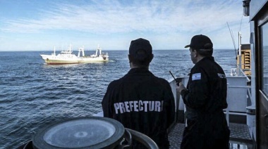 Prohíben por tres meses la pesca de merluza en el frente marítimo argentino-uruguayo