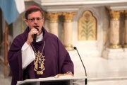 Ex capellán pidió disculpas tras llamar "gay y afeminado" al nuevo arzobispo de Buenos Aires