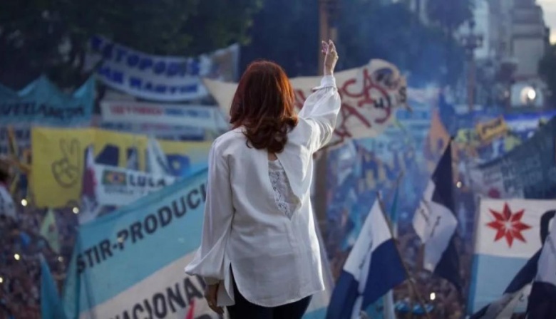 A 20 años de la asunción de Néstor Kirchner ❤️🇦🇷 En vivo desde Plaza de Mayo.