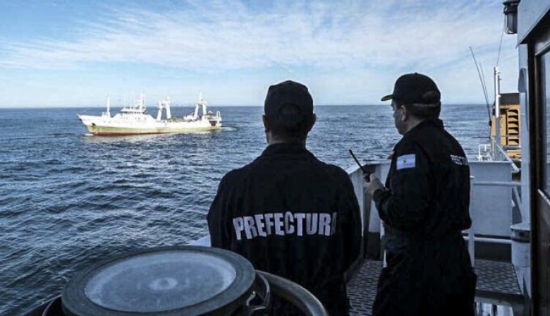 Prohíben por tres meses la pesca de merluza en el frente marítimo argentino-uruguayo